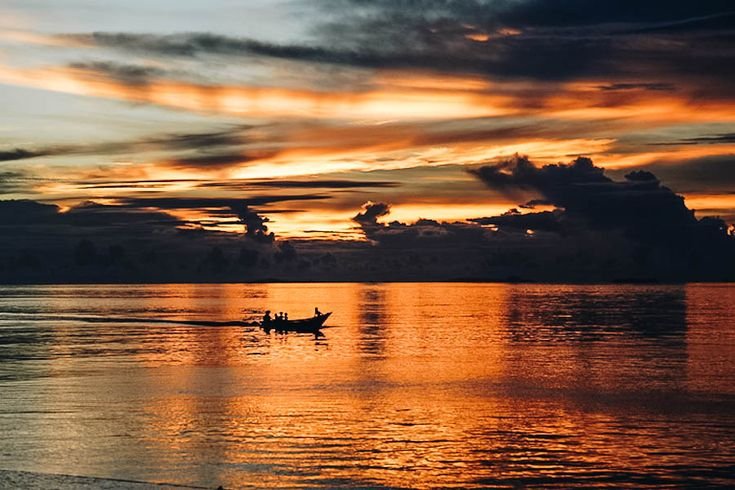 Sunset in Raja Ampat Indonesia- short trip sunset