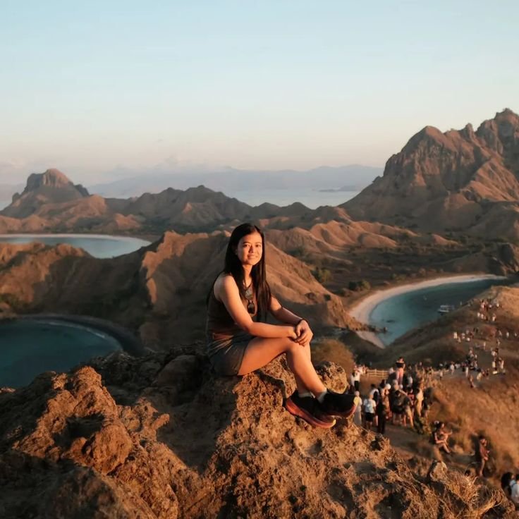 Padar Island Sunrise Viewpoint – The Most Iconic Landscape in Komodo National Park