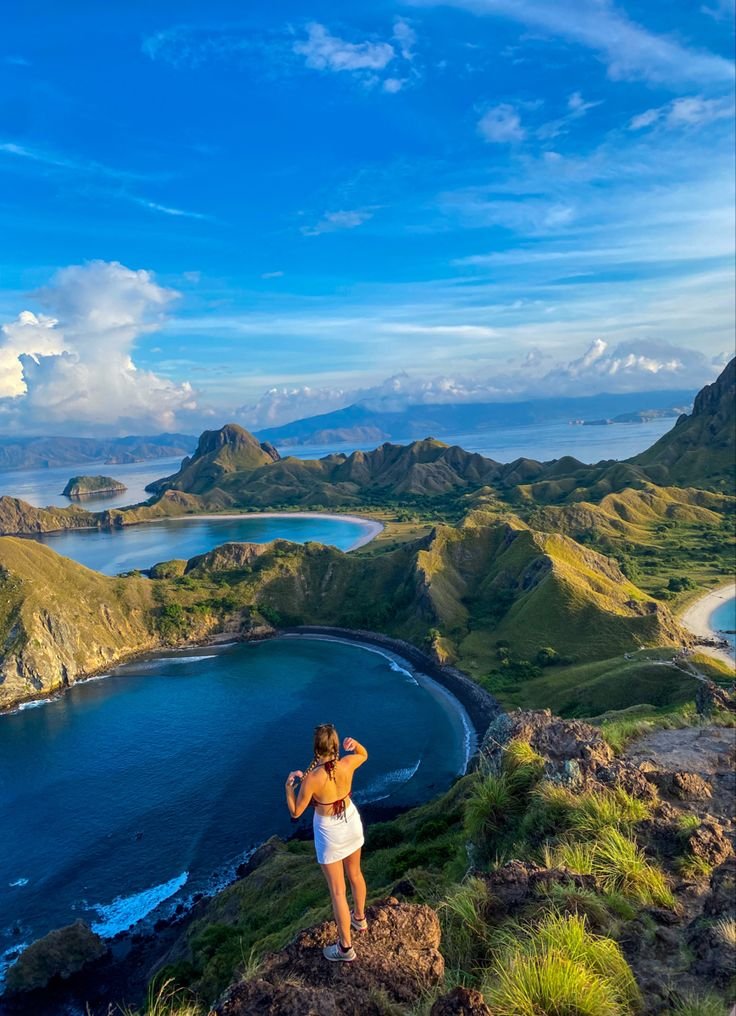 sunrise hike-padar,visit labuan bajo